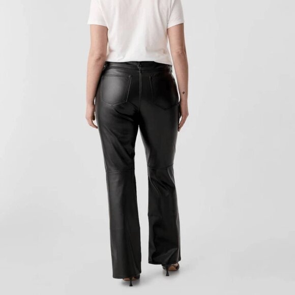 NWT GAP  30S /10 Short Black Mid Rise Boot Cut Vegan Leather Baby Boot Jeans - Picture 2 of 7